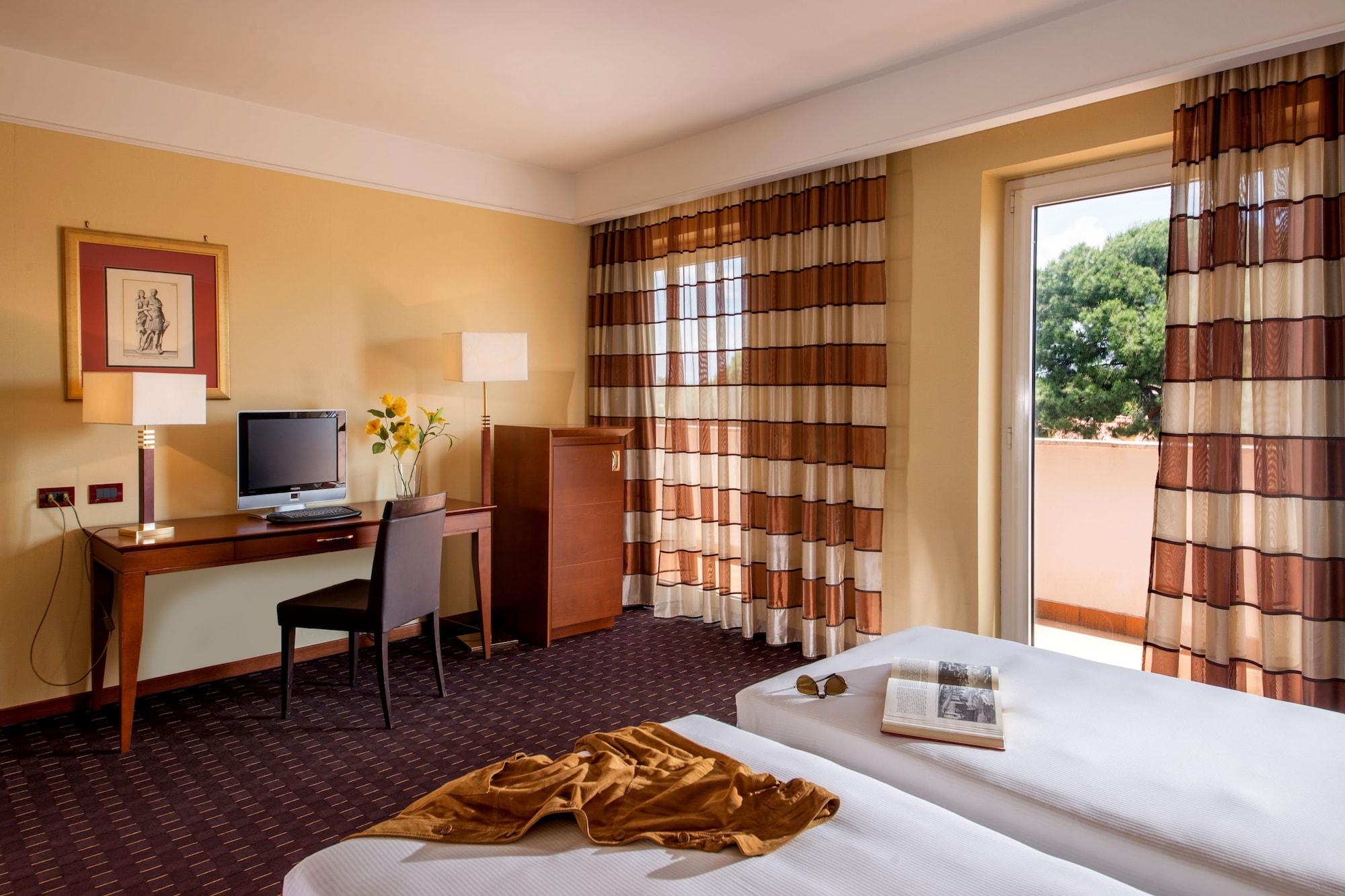 Hotel Capannelle Roma Bagian luar foto
