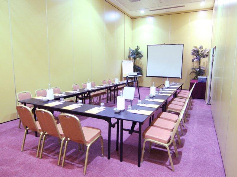 Hotel Capannelle Roma Bagian luar foto