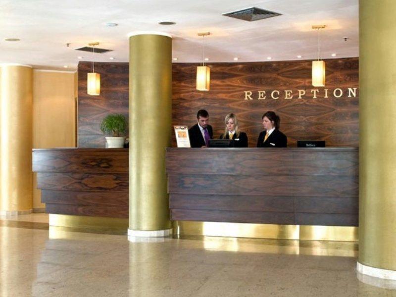 Hotel Capannelle Roma Bagian luar foto