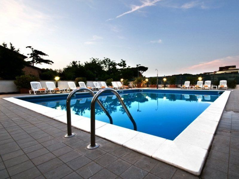 Hotel Capannelle Roma Bagian luar foto