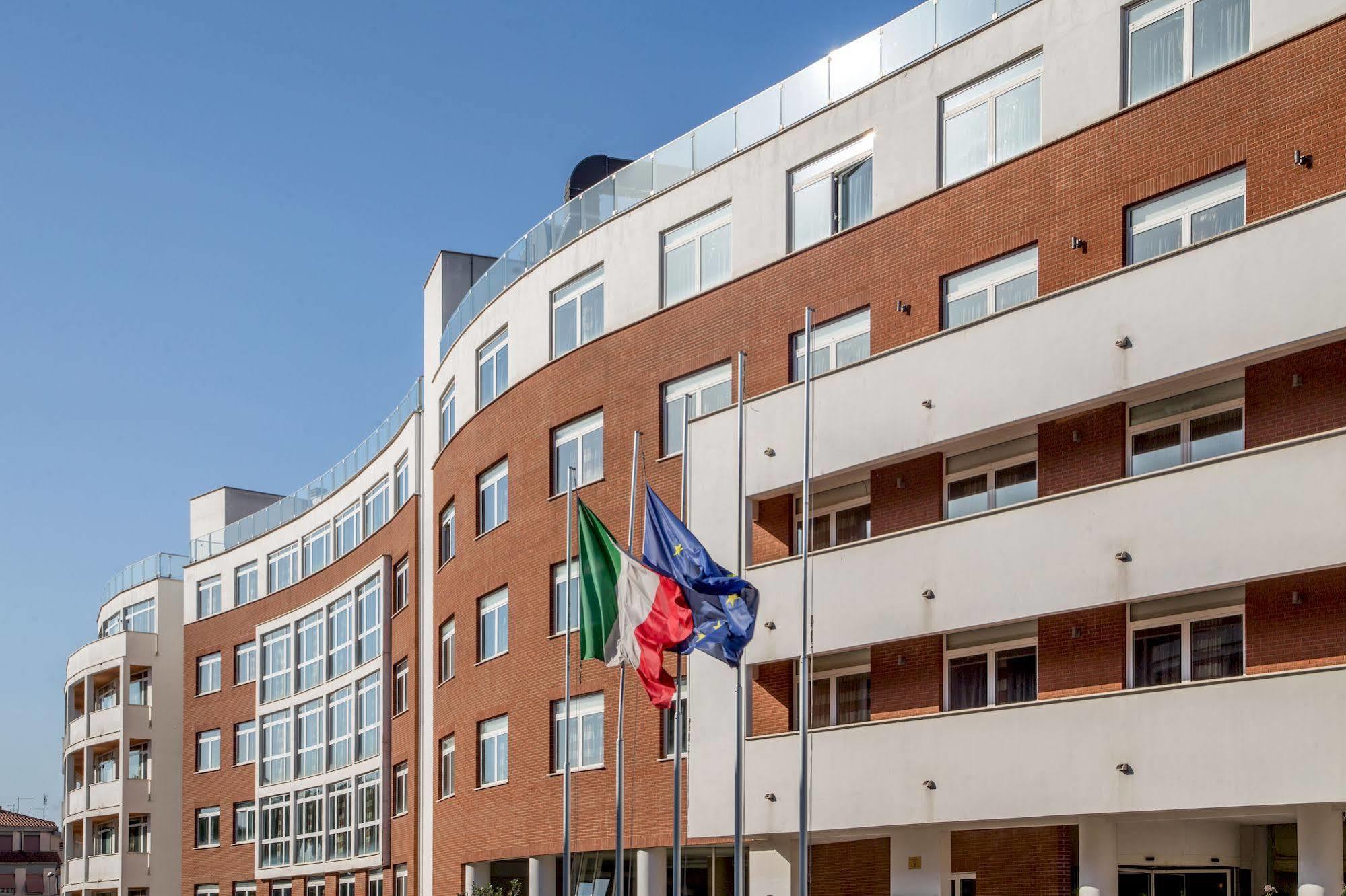 Hotel Capannelle Roma Bagian luar foto