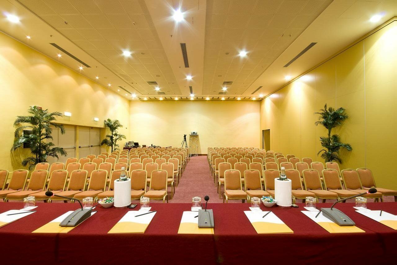 Hotel Capannelle Roma Bagian luar foto